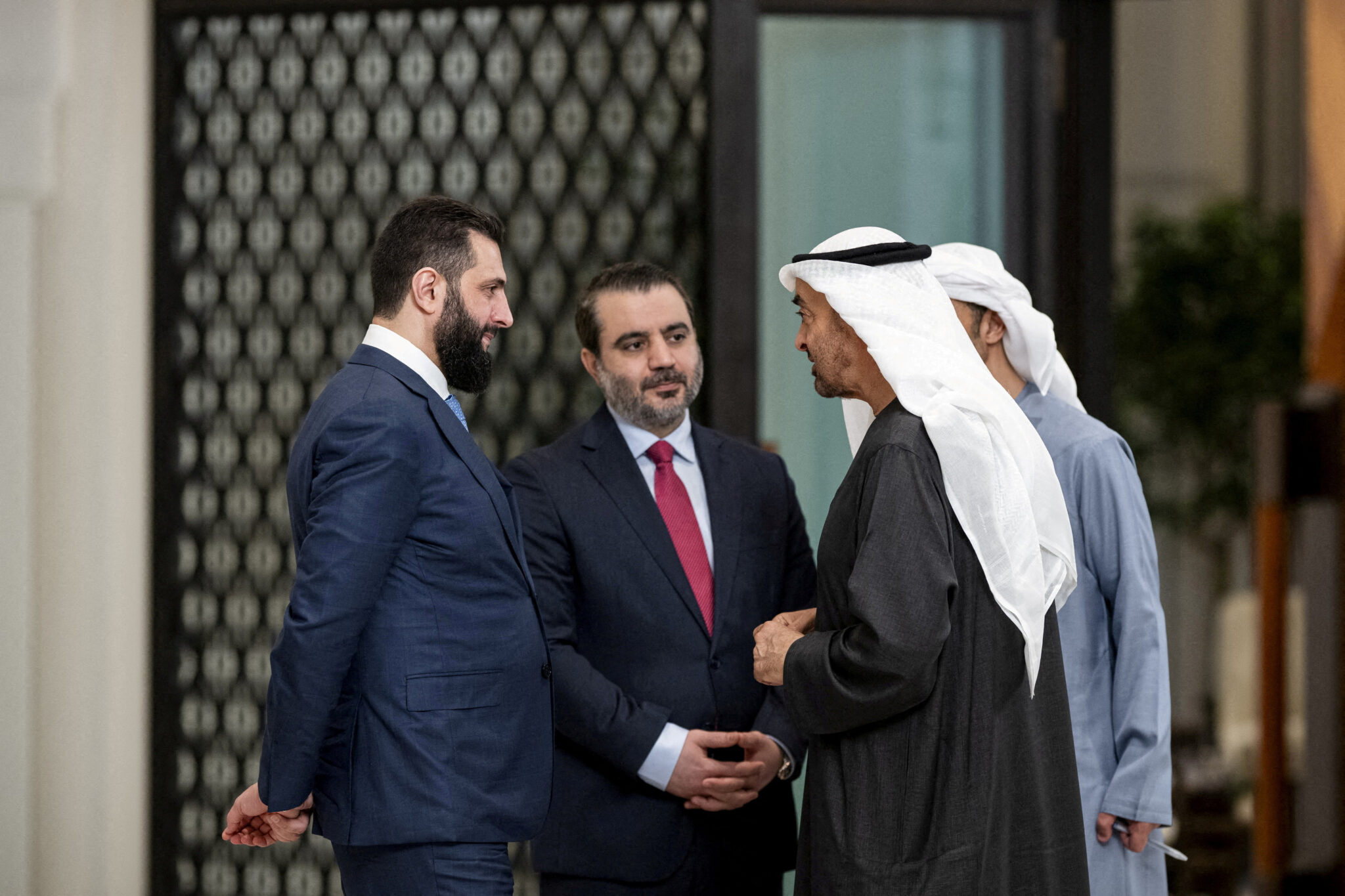 سوريا وتحولات إقليمية ثلاثة لا رجعة عنها.. من المحور الإيراني إلى العمق العربي الخليجي