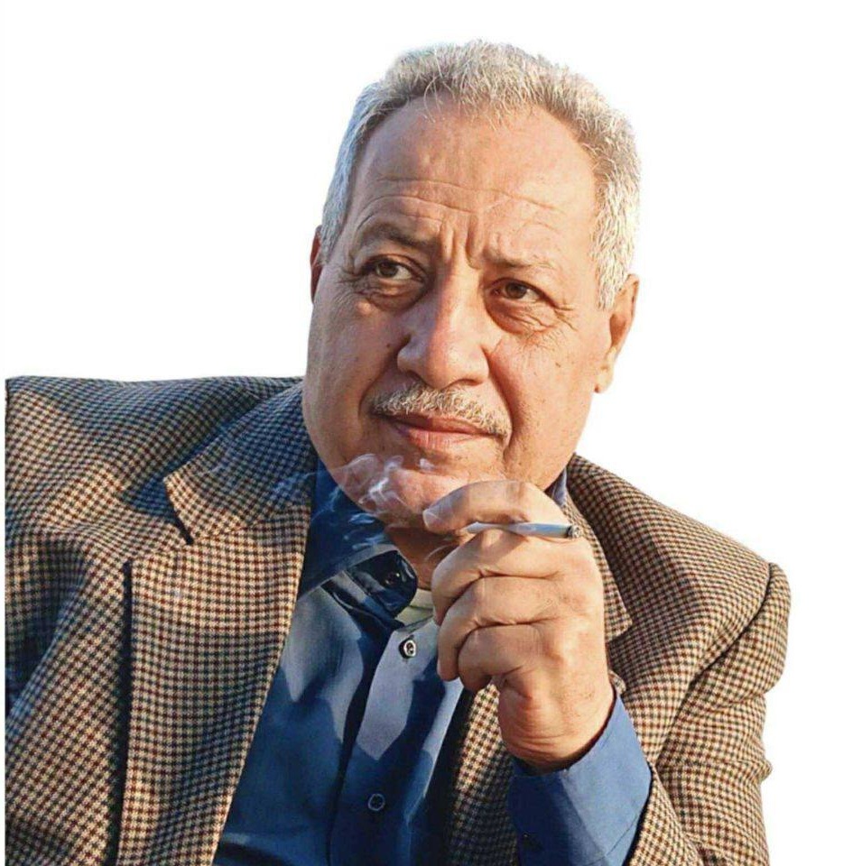 عبدالمنعم حمندي: كبرياء القصيدة ووجع الجيب.. عندما يدفع الشاعر ضريبة الخلود من قوت يومه