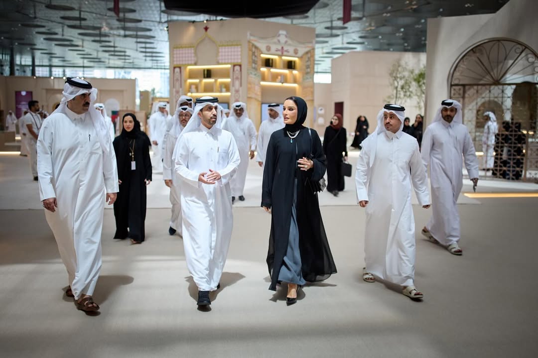 الشيخة موزا المسند تخطف الأنظار
بإطلالة جمعت الهيبة والبساطة