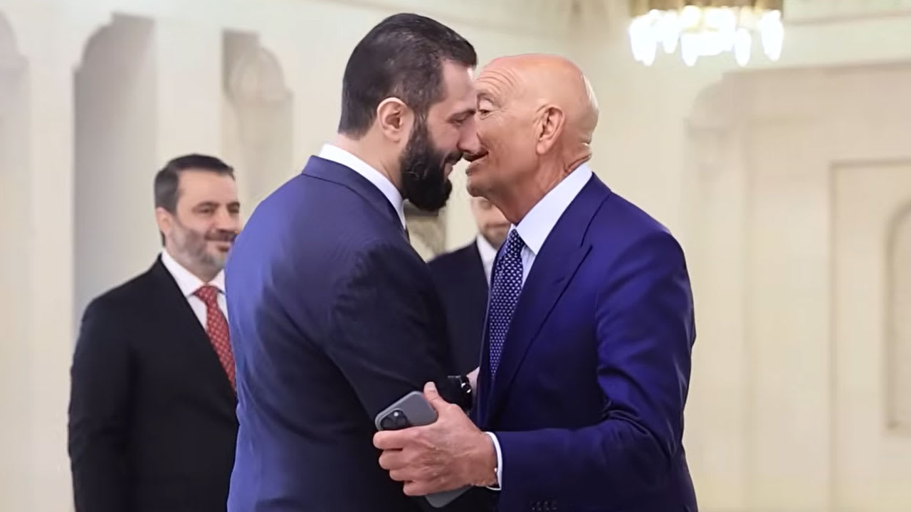 مسؤول سوري لـ(سدن): استقرار العراق ومستقبل المشرق يمران عبر سوريا.. وواشنطن تنظر إلى بغداد ودمشق كفضاء استراتيجي واحد