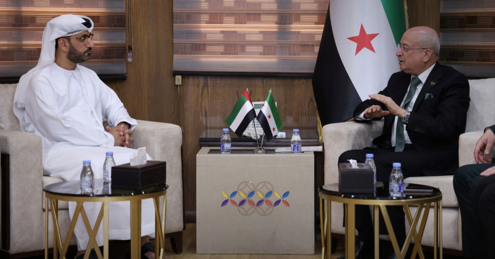 دمشق وأبو ظبي تبحثان شراكة واسعة لتحديث قطاع النقل وإعادة بناء البنية التحتية