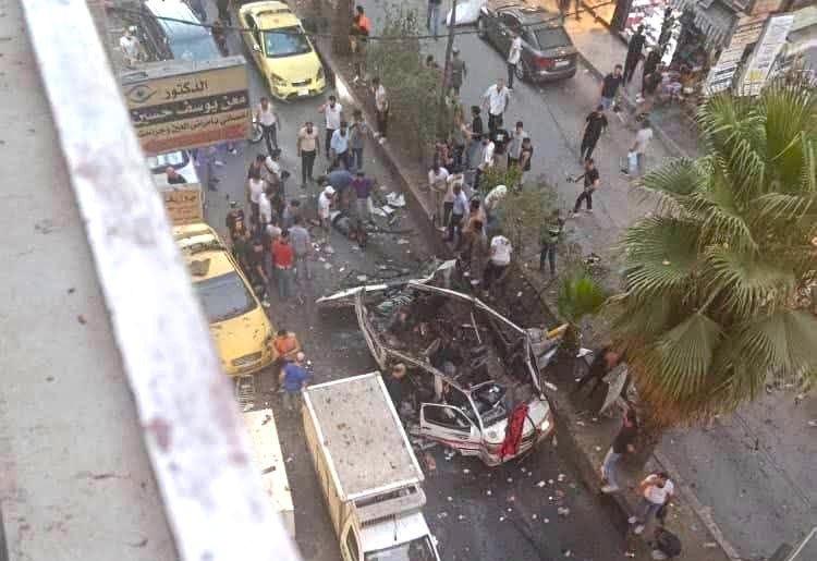 الإرهاب يعود إلى جرمانا.. وأصابع الاتهام تتجه إلى خلايا التخريب
قتيلان و13 جريحاً بانفجار استهدف حافلة في ريف دمشق