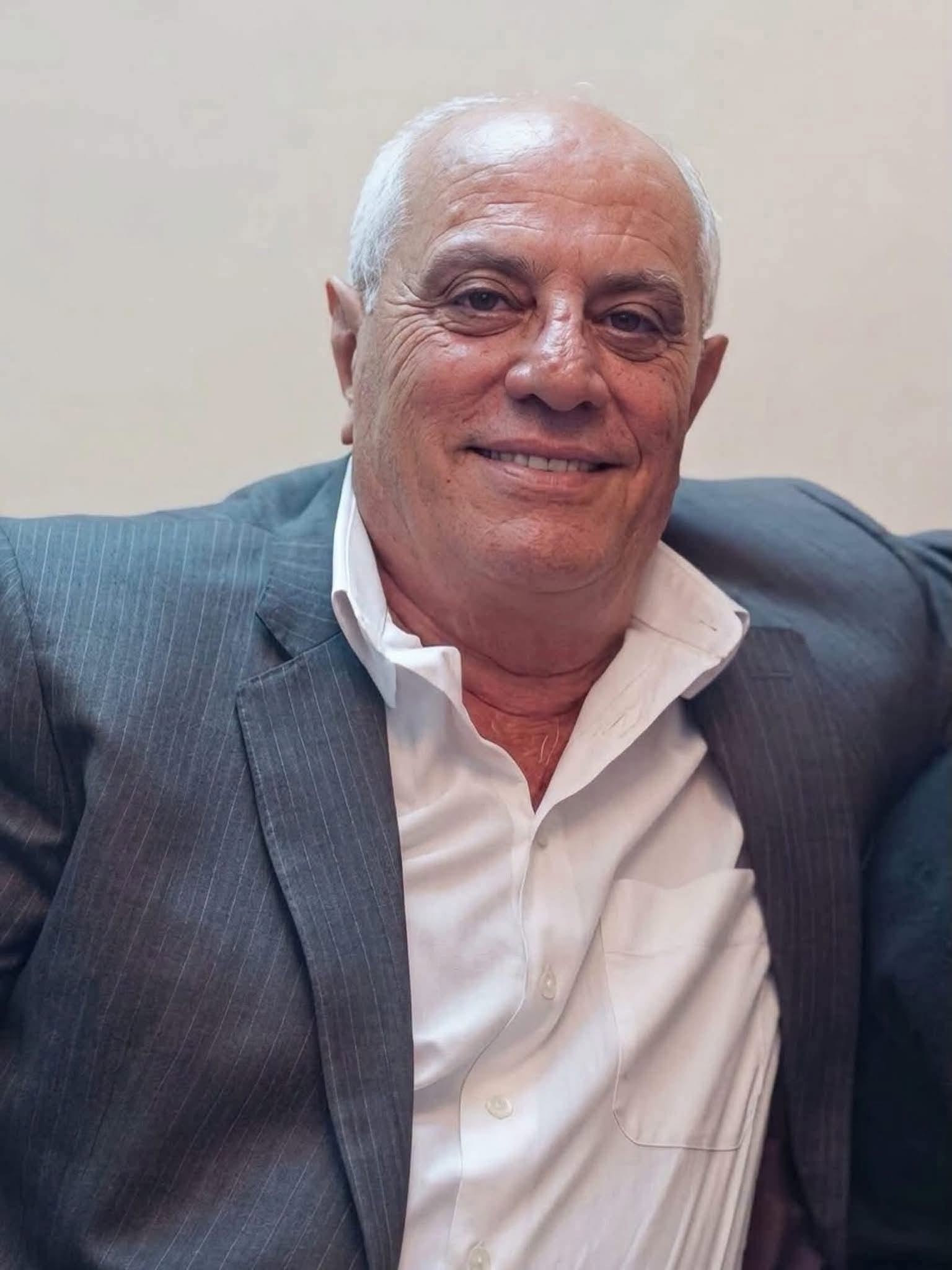 دخل السفارة لإنجاز (معاملة) فخرج منها معتقلاً..
لبنان يوقف لواءً سورياً متهماً بجرائم ضد الإنسانية