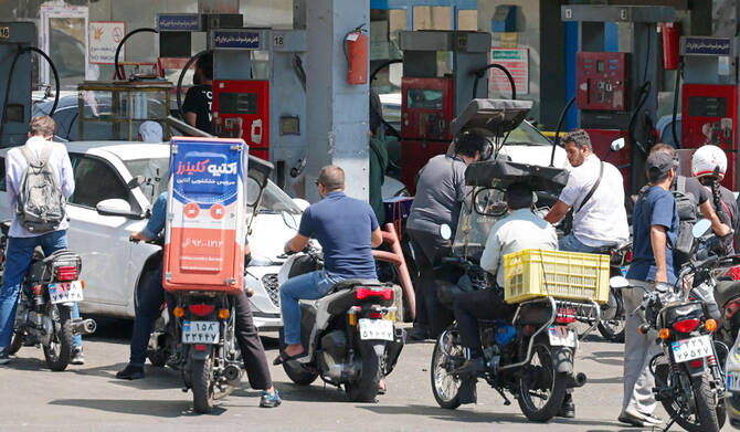متى ستنهار إيران؟ عندما ينفد وقودها..
دبلوماسي غربي يرى اللحظة تقترب