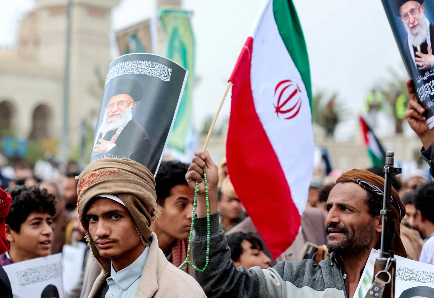 الحوثيون يبعثون برسالة إلى واشنطن
ويحذرون الدول من دخول الحرب إلى جانب السعودية