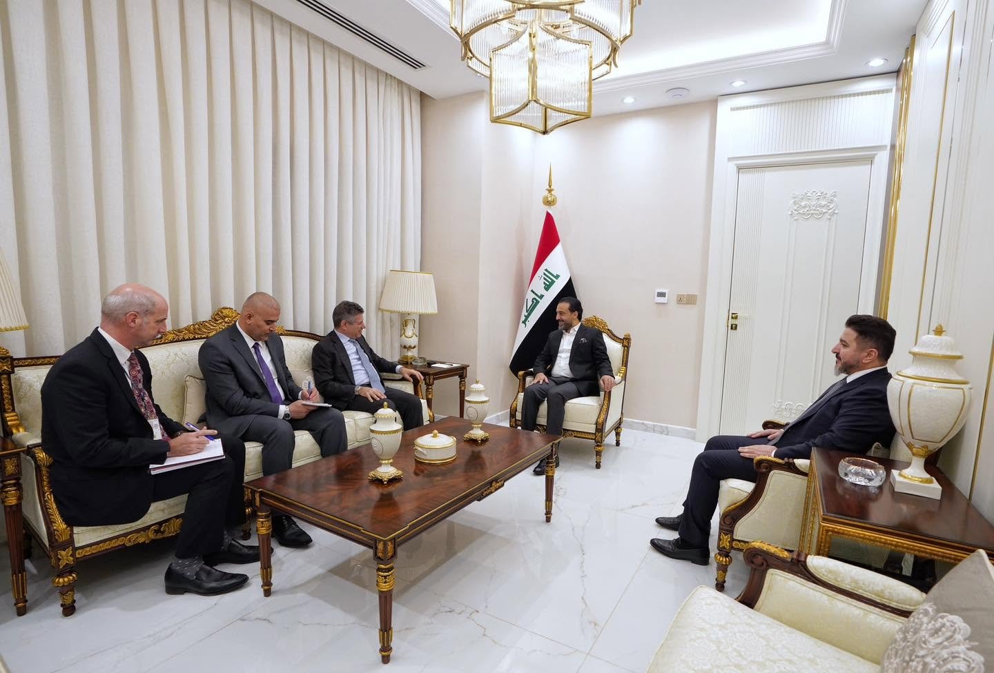 غاب فتكاثرت الروايات.. وعاد من دون أن يجيب
نشاط سياسي مكثف لمحمد الحلبوسي يطوي شائعات الغياب