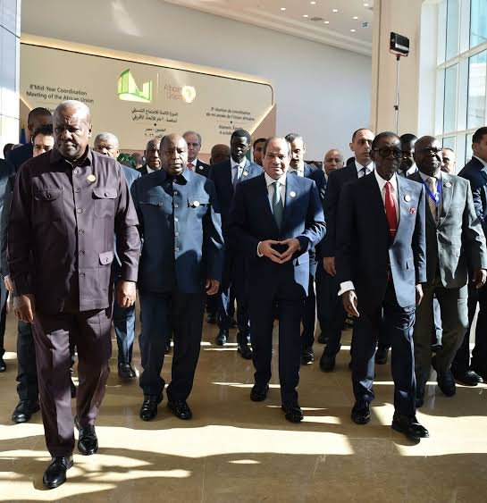 مصر والسودان وإريتريا والصومال ترسم «جبهة العلمين»..
رفض المساس بالحدود وحقوق مياه النيل