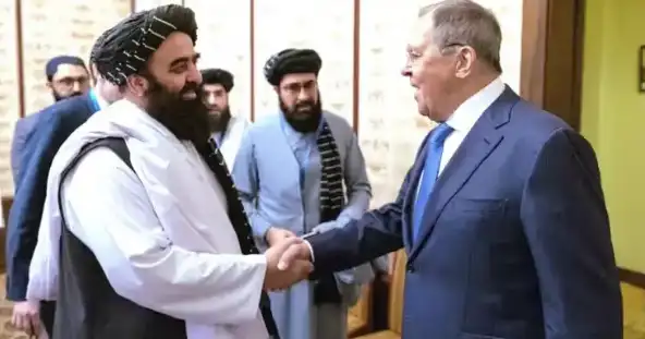 روسيا تجمع طالبان والصين والهند وإيران وباكستان في موسكو..
أفغانستان تعود إلى لعبة القوى