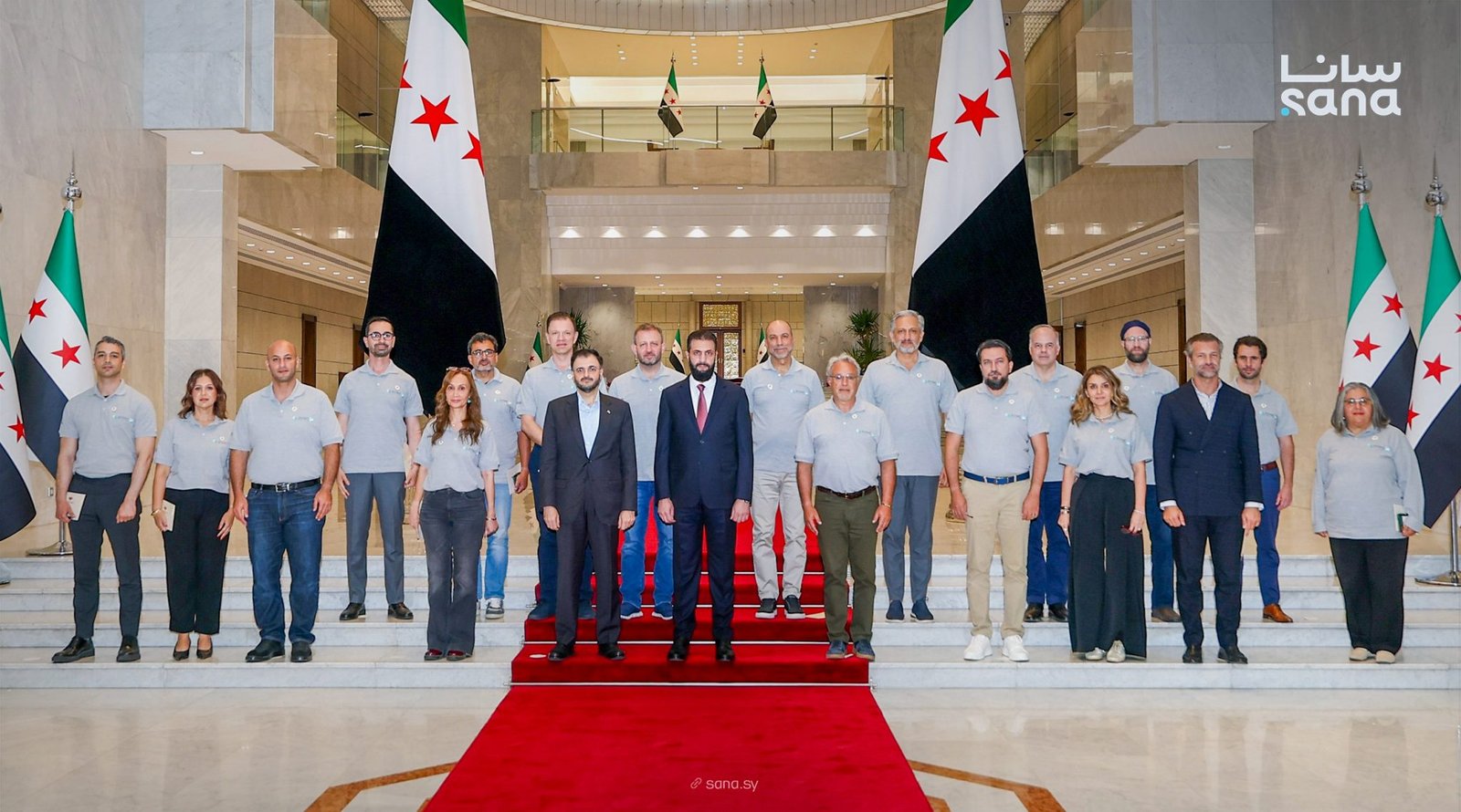 الشرع يجتمع بخبراء التكنولوجيا ورواد الأعمال..
الذكاء الاصطناعي والتحول الرقمي على طاولة دمشق