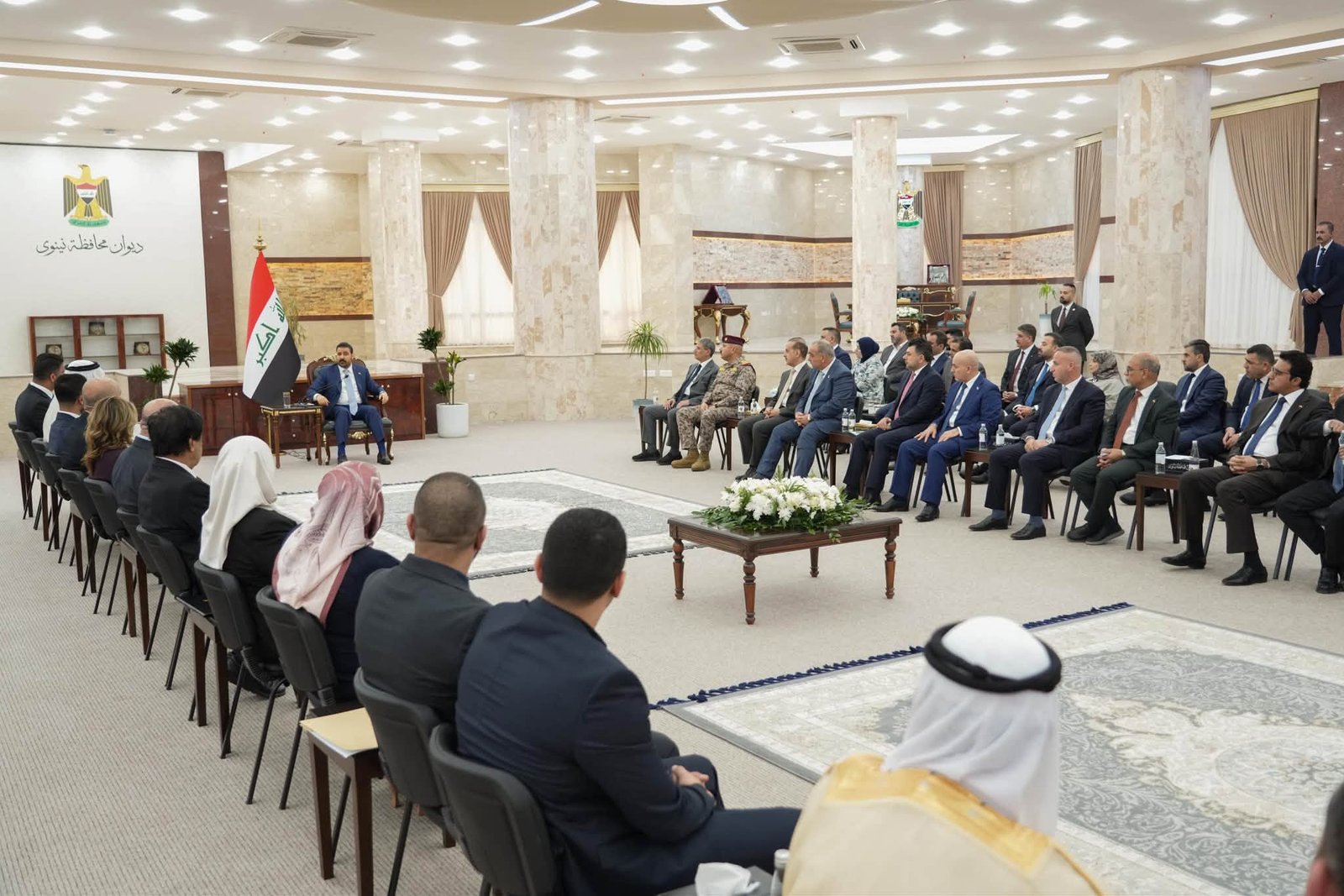 الزيدي من نينوى: لا للمضاربة بالدولار..
الحكومة تتمسك بتقليص الفجوة بين السعرين الرسمي والموازي