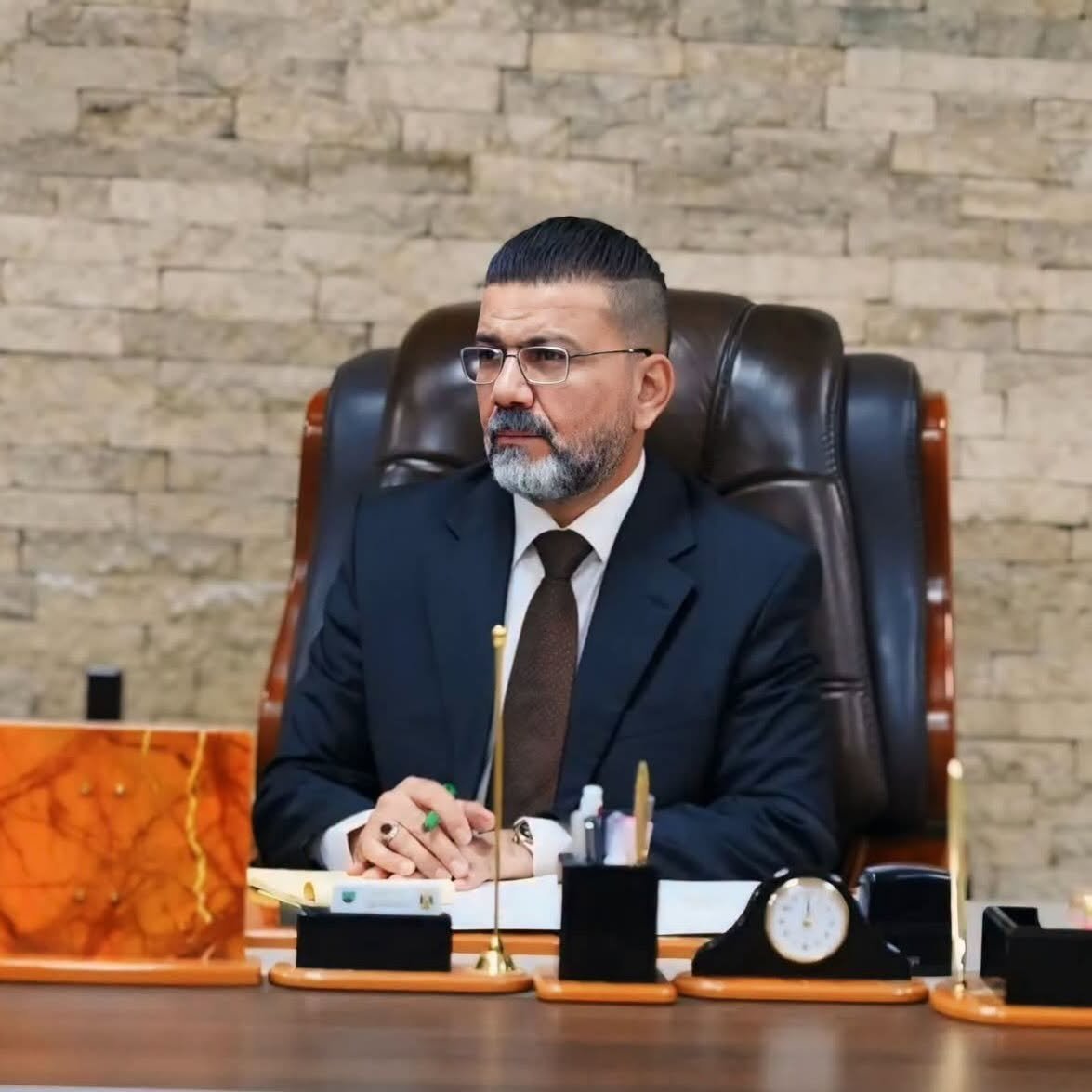 هيئة النزاهة توسع حملة ملاحقة المسؤولين
اعتقال وكيل وزارة الصناعة العراقية متلبساً بالرشوة