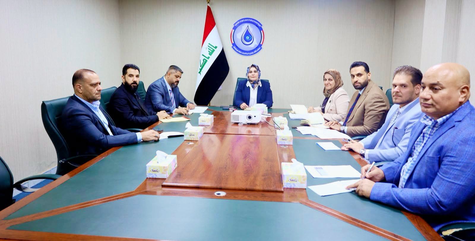 أرقام رسمية 
تكشف حجم الصدمة النفطية..
إيرادات العراق تهبط من 72 إلى 39 تريليون دينار