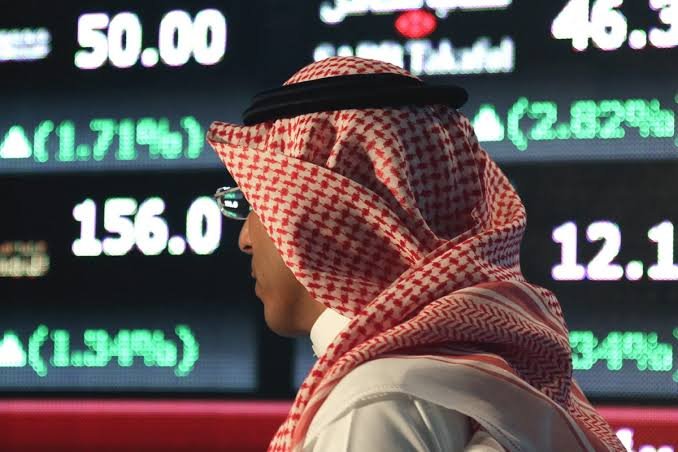 النفط يبلغ أعلى مستوى في خمسة أشهر..
هجمات الحوثيين تدفع برنت إلى 111 دولاراً والأسواق الخليجية تتراجع