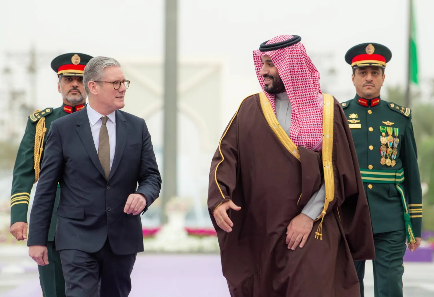 بريطانيا ترسل مقاتلات (تايفون) لحماية السعودية..
لندن تدخل المواجهة الدفاعية ضد هجمات الحوثيين