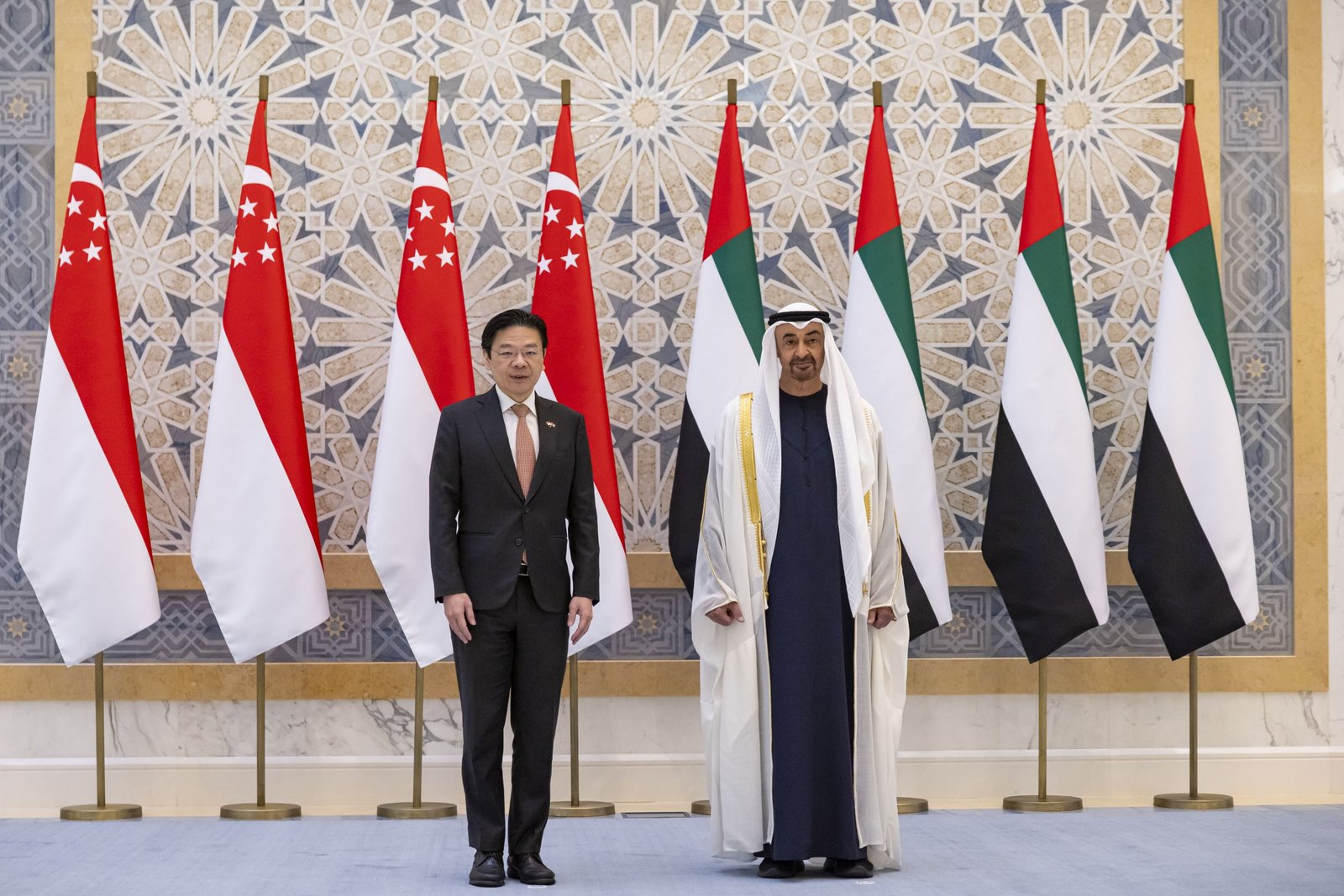 الإمارات وسنغافورة توسعان شراكتهما إلى الذكاء الاصطناعي
والأمن السيبراني والتكنولوجيا النووية