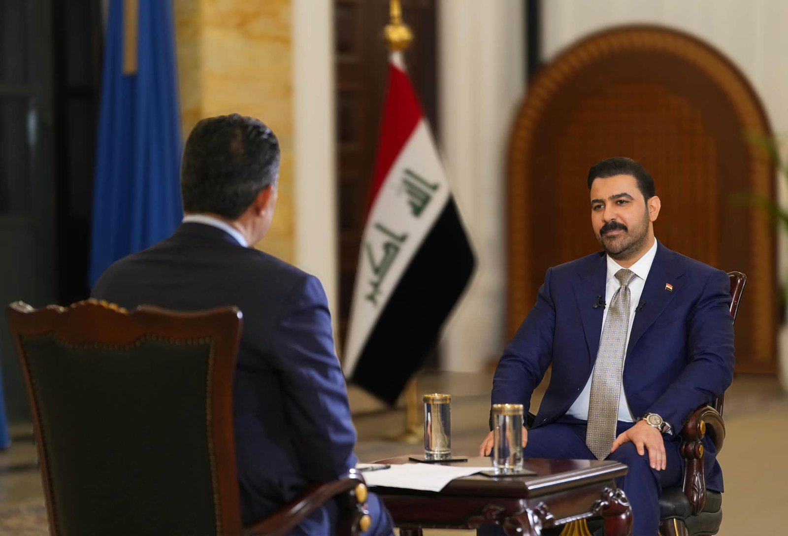 الزيدي يدافع عن خفض الدينار
ويكشف هدفاً لرفع الإيرادات غير النفطية إلى 30 بالمئة